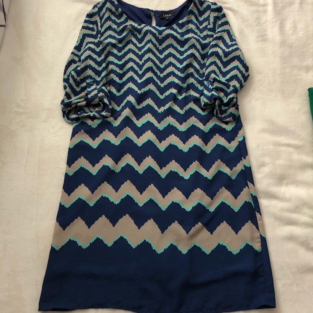 🍁 4/$16🍁 Lux II size 10 blue/green/tan chevron dress